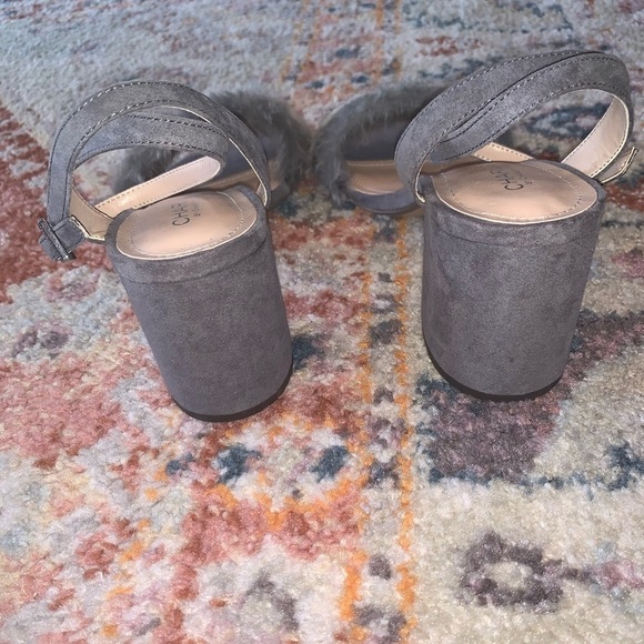 Charles by Charles David Gray Faux Fur Ankle Strap Block Heels NEW Size 9 - Picture 5 of 9